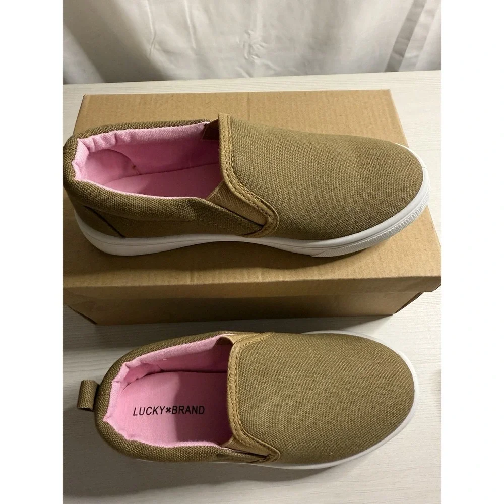 Lucky Brand Girls Slip On Shoe Size 1M New In Box